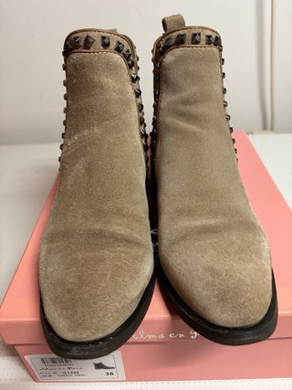 Botines Alma en Pena tachuelas beige/marrón T.36