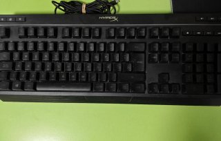 Teclado y Ratón Gaming HyperX + Alfombrilla