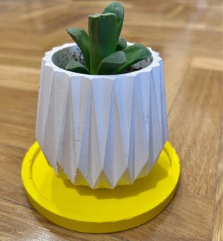 Set di 4 vasi in gesso e cemento