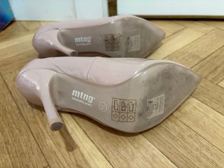 Zapatos de tacón Mustang nude rosado