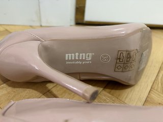 Zapatos de tacón Mustang nude rosado