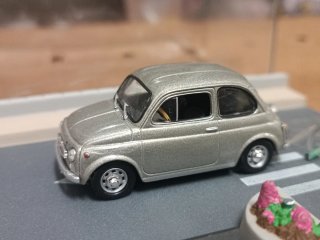 Modellino Fiat 500 Diorama Francis Lombardi