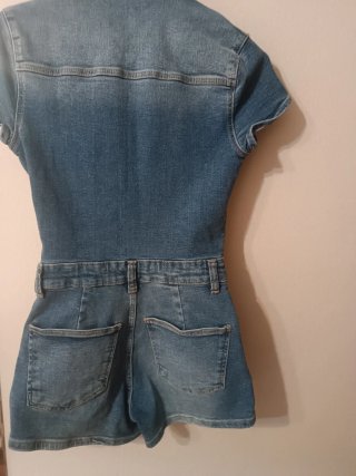 Mono vaquero Bershka corto