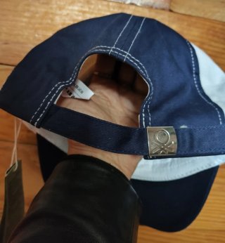 Gorra Benetton Nueva con etiquetas