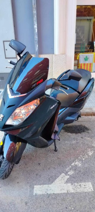 Peugeot Satelis 125 RS Negra