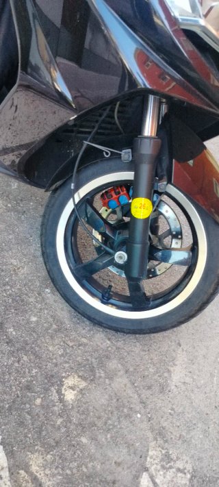 Peugeot Satelis 125 RS Negra