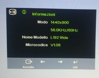 2 Monitor Pc con tastiera e mouse in permuta