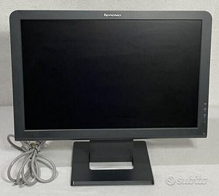 2 Monitor Pc con tastiera e mouse in permuta