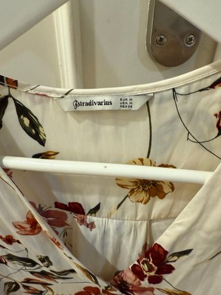 Blusa Stradivarius floral talla única