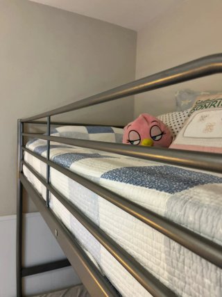 Cama alta individual metálica Ikea + colchón