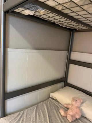 Cama alta individual metálica Ikea + colchón