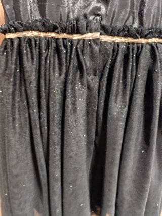 Vestido negro con flor talla 8-9 años
