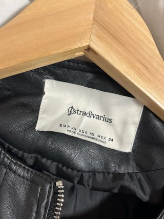 Chaqueta cuero Stradivarius Talla XS