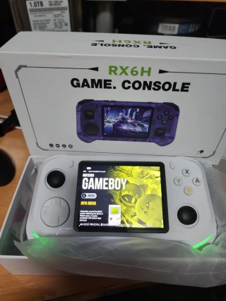 Consola Portátil RX6H