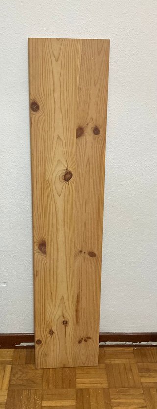 Siete baldas de madera de pino