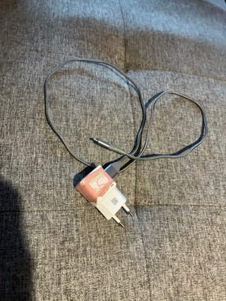 Cargador móvil con cable