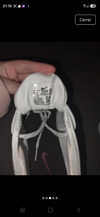 Zapatillas Nike Blancas y Doradas