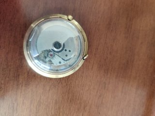 Reloj Shofa Dorado y Blanco