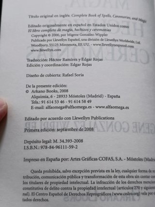 El libro completo de magia, hechizos y ceremonias