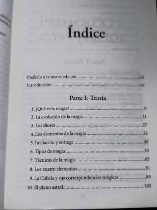 El libro completo de magia, hechizos y ceremonias
