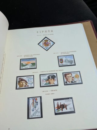 Álbum sellos España Centenario Picasso