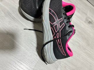 Zapatillas Asics Talla 38 Negras y Rosas