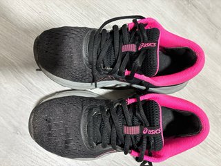 Zapatillas Asics Talla 38 Negras y Rosas