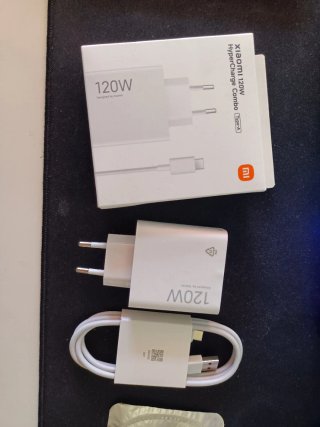 Poco F8 Pro nuevo + cargador 120W + 2 fundas