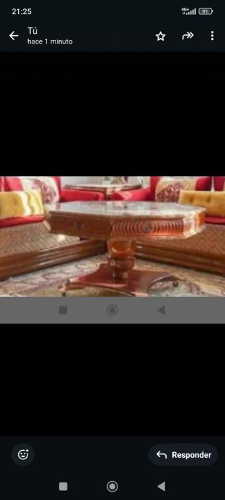 Mesa de comedor de madera