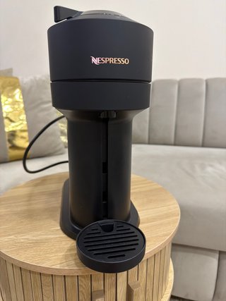 Cafetera Nespresso Negra Vertuo