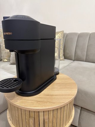 Cafetera Nespresso Negra Vertuo