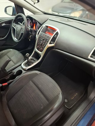 Opel Astra 2016