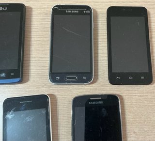 Lote di 9 telefoni cellulari rotti Samsung, LG