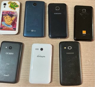 Lote di 9 telefoni cellulari rotti Samsung, LG