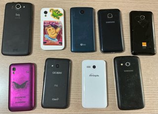 Lote di 9 telefoni cellulari rotti Samsung, LG