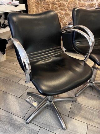 2 Sillas de Peluquería Negras