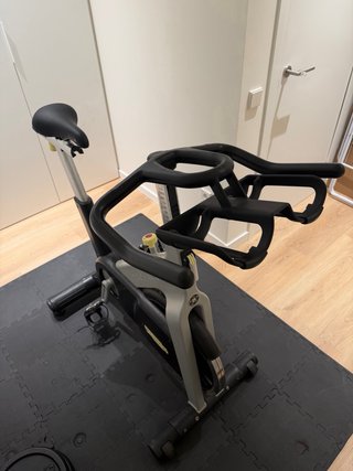 Bicicleta estática / Spinning Technogym