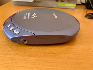 Sony Walkman D-E221