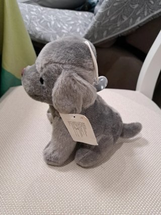 Peluche perro gris con sonido