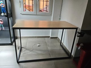 Mesa de escritorio madera y metal