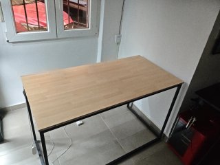 Mesa de escritorio madera y metal