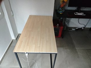 Mesa de escritorio madera y metal