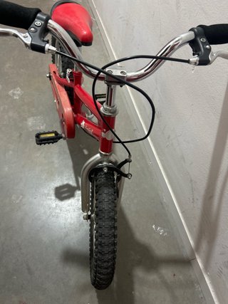 Bicicleta infantil roja 5-6 años