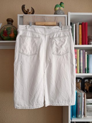 (XL) Falda vaquera blanca de Zara