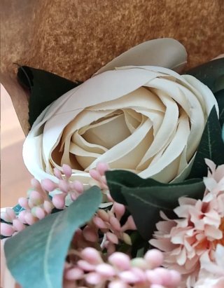 Bellissimo bouquet fiori artificiali Ike