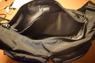 Bolso bandolera Uniqlo negro