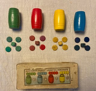 Antiguos Accesorios de Parchis de Madera