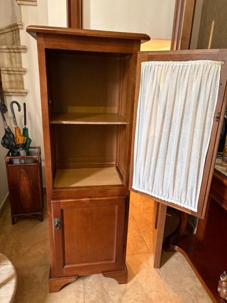Mueble de baño de madera y cristal