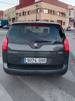 Peugeot 5008 2010