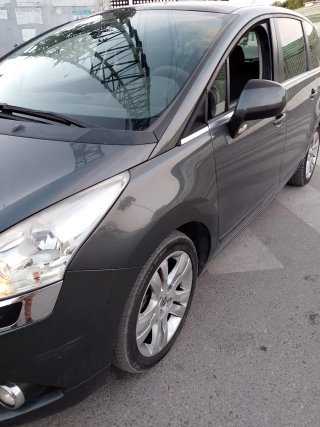 Peugeot 5008 2010